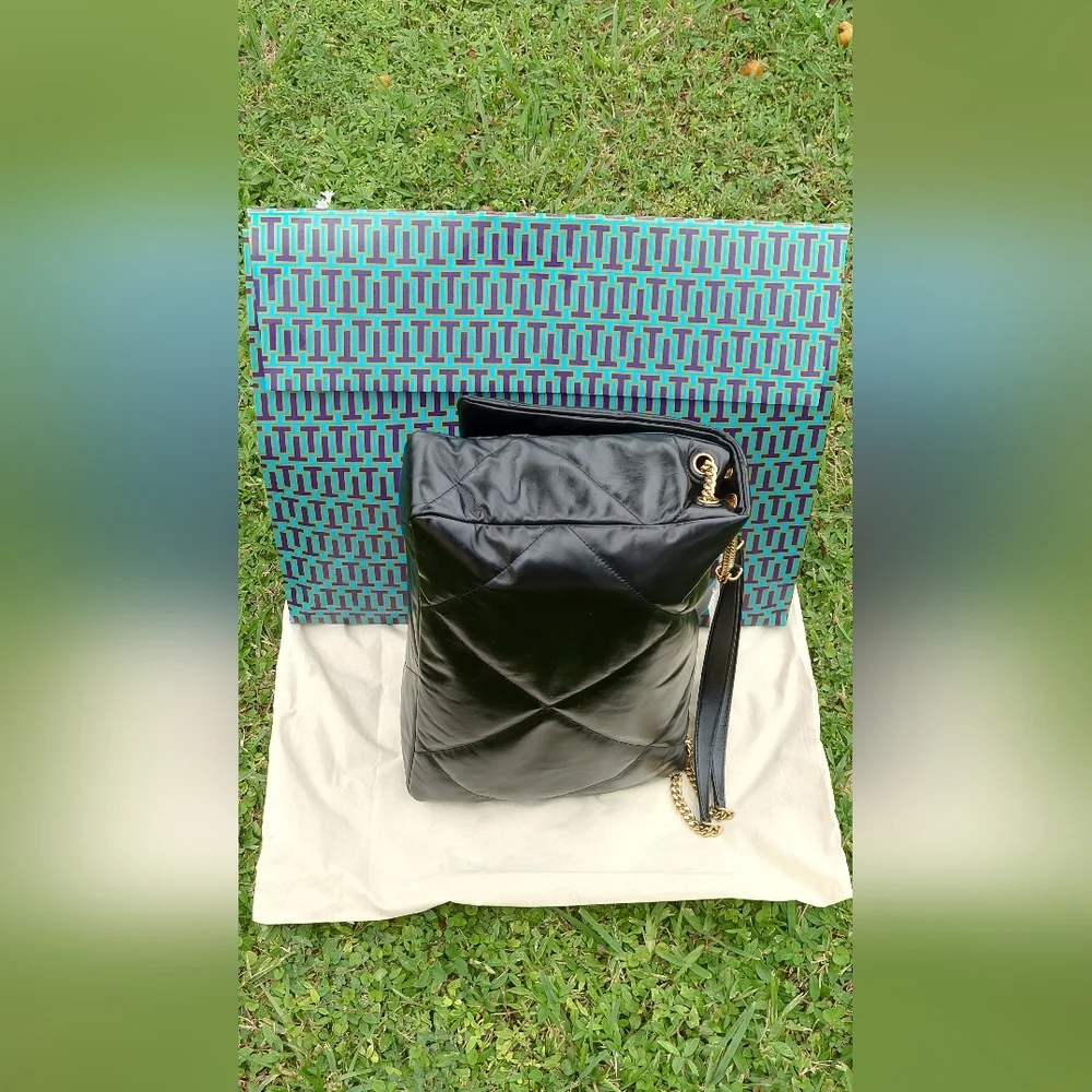 Tory Burch Oversized Kira Diamond Quilted Shoulder Bag - Picture 10 of 15